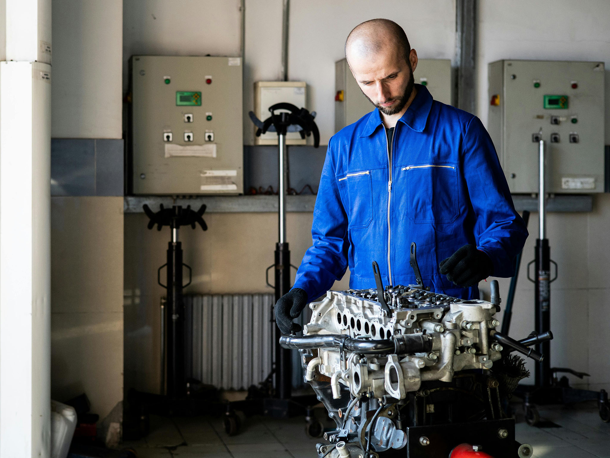 Auxiliar Mecánico de Motores Nafteros